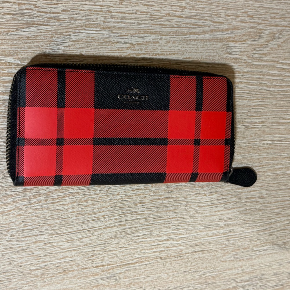 Brand new Coach wallet - Picture 12 of 13